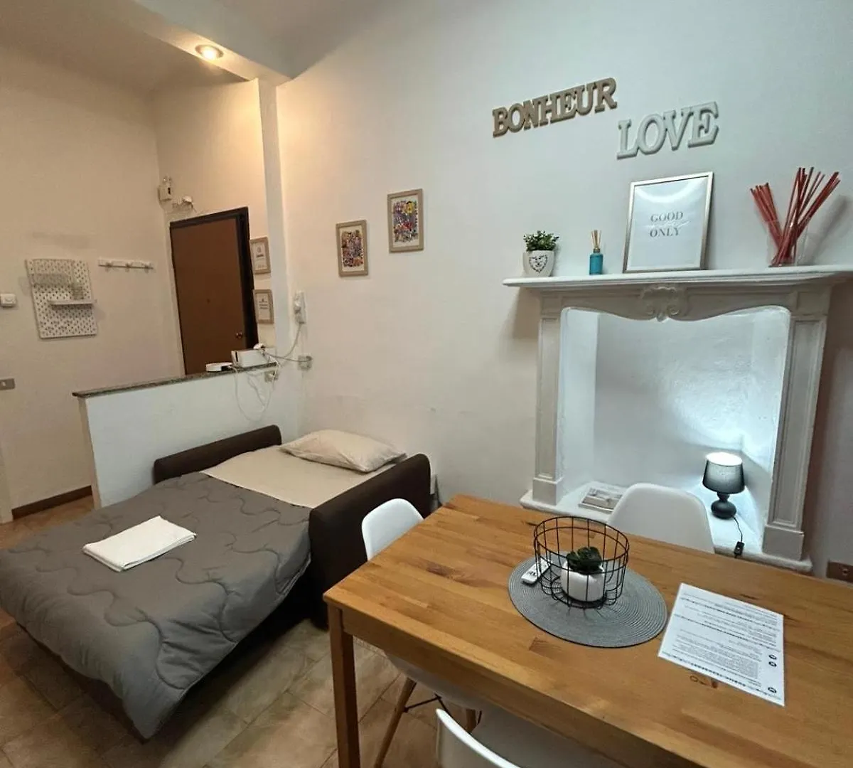 Elegant Apt Near Metro Porta Romana,3 Fermate Subway-Stop A Duomo, Wifi-Netflix Free Milano 0*,