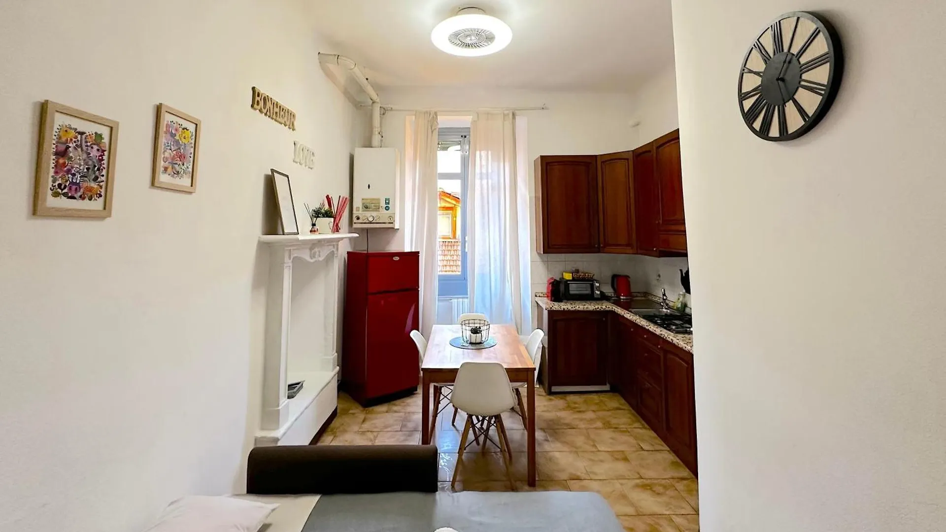Appartement Elegant Apt Near Metro Porta Romana,3 Fermate Subway-Stop A Duomo, Wifi-Netflix Free Milan