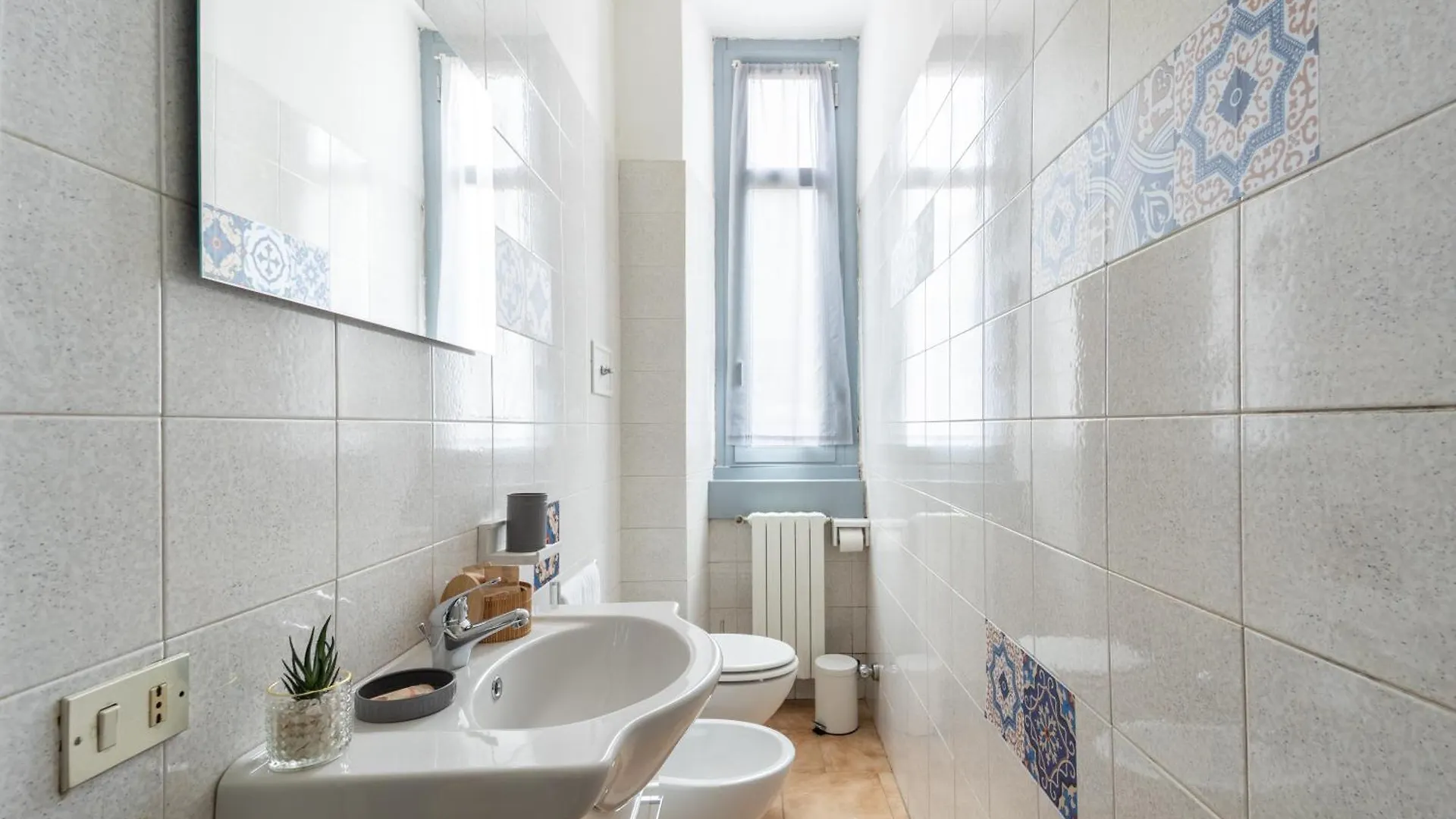 Elegant Apt Near Metro Porta Romana,3 Fermate Subway-Stop A Duomo, Wifi-Netflix Free Mailand Apartment