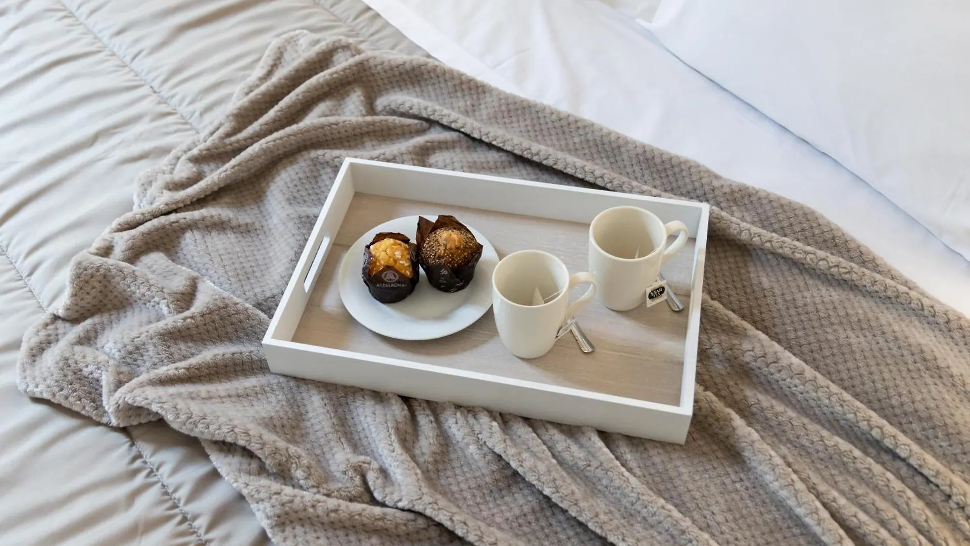 Elegant Apt Near Metro Porta Romana,3 Fermate Subway-Stop A Duomo, Wifi-Netflix Free Milan 0*,  Italie